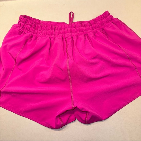 LULULEMON Hotty hot shorts size10 tall - Picture 2 of 5